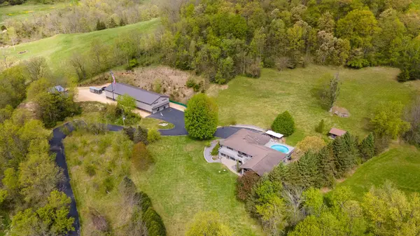 5000 County 21 -, Hokah, MN 55947