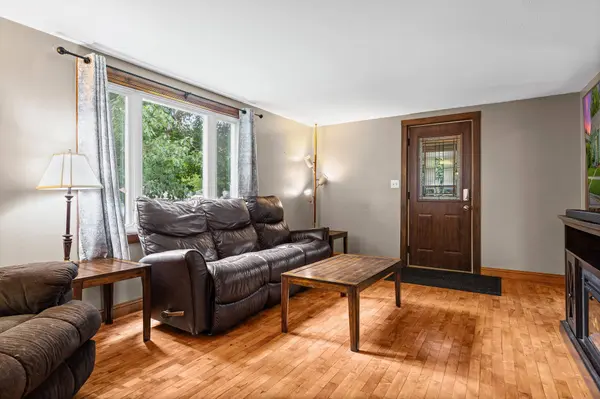 2012 Charles St, La Crosse, WI 54603