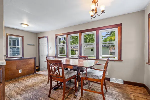 2012 Charles St, La Crosse, WI 54603