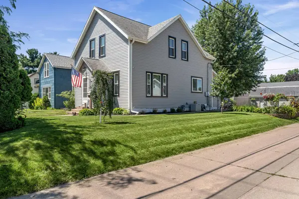 1218 16th St S, La Crosse, WI 54601