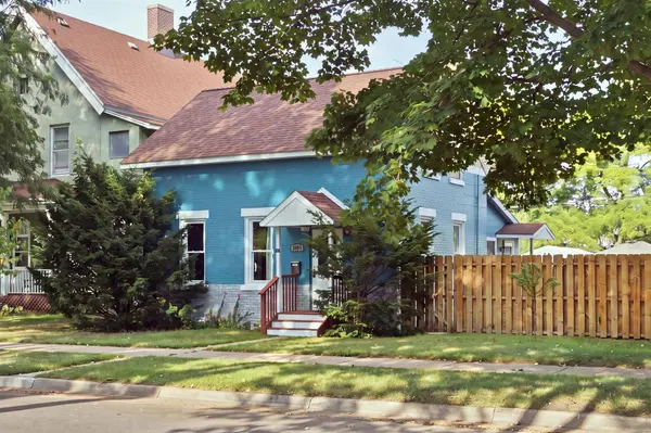 1023 8th St S, La Crosse, WI 54601