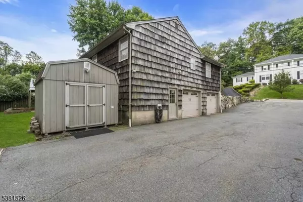 27 Underwood Dr, West Orange Twp., NJ 07052