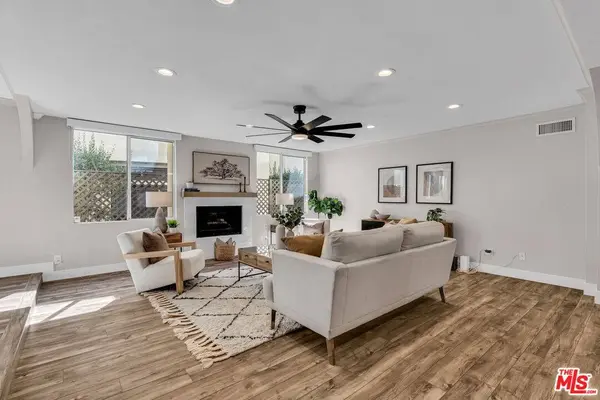 14106 Dickens St #102, Sherman Oaks, CA 91423