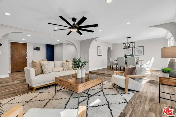 14106 Dickens St #102, Sherman Oaks, CA 91423