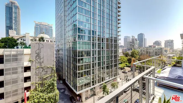 645 W 9th St #720, Los Angeles, CA 90015