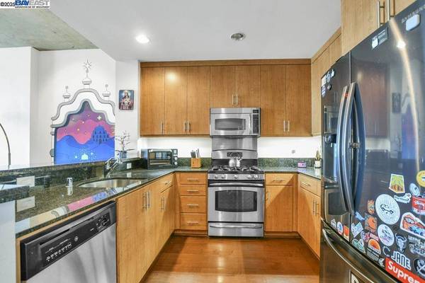 288 3Rd St #612, Oakland, CA 94607