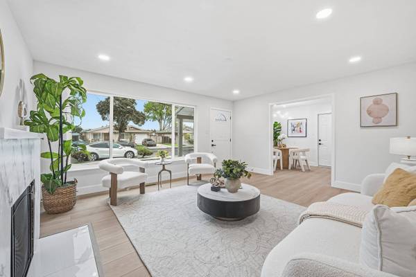 5912 Mayhews Landing Rd, Newark, CA 94560