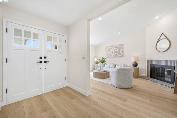 32419 Woodland Dr, Union City, CA 94587