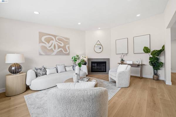 32419 Woodland Dr, Union City, CA 94587