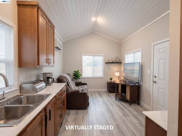 5878 Garlic Farm Dr #82, Gilroy, CA 95020