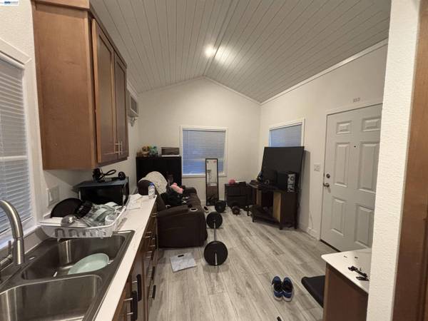 5878 Garlic Farm Dr #82, Gilroy, CA 95020