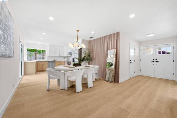 32419 Woodland Dr, Union City, CA 94587
