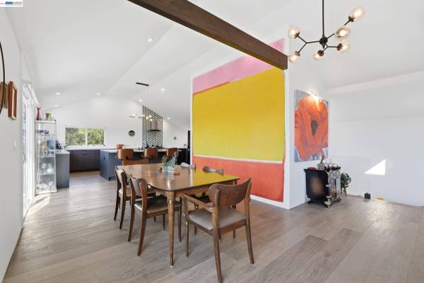 6869 Simson St, Oakland, CA 94605