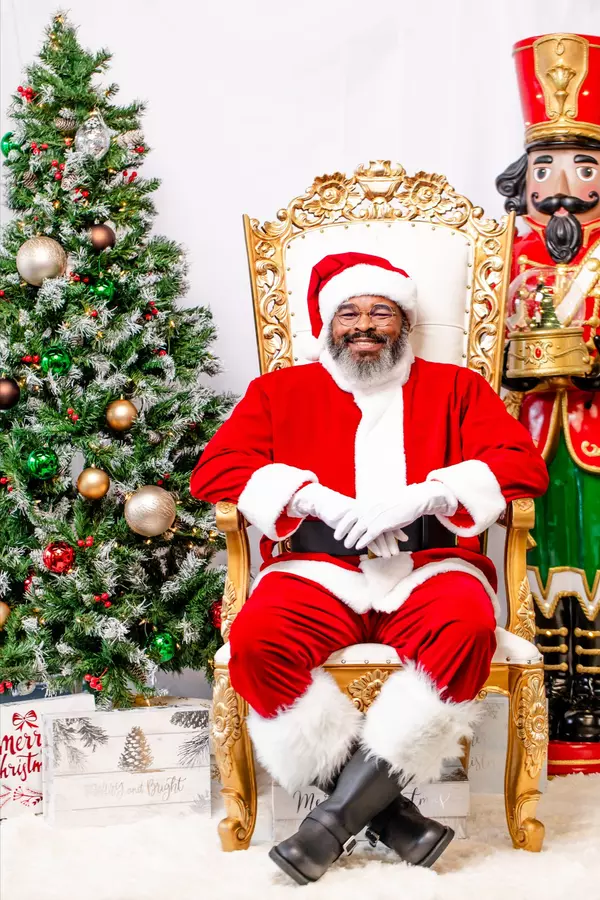 Pics with Santa Event: Capture the Magic of the Holidays!