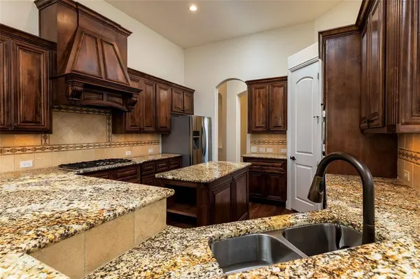 544 Royal Glade Drive, Keller, TX 76248