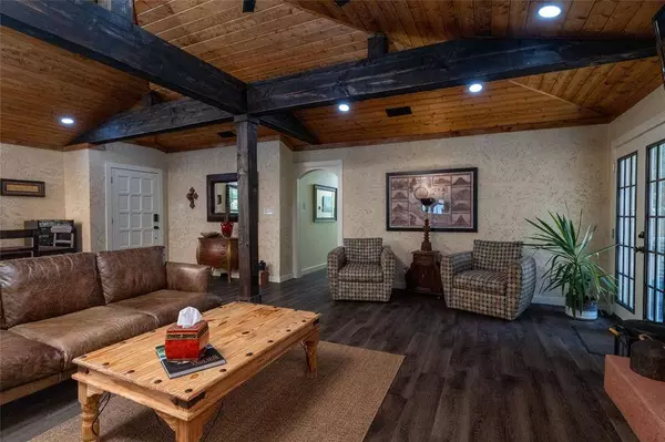 2604 Forest Lane Circle, Corsicana, TX 75110