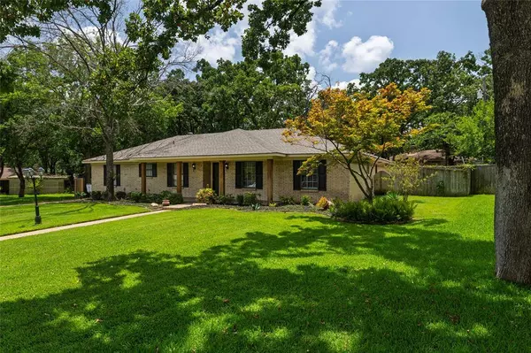 2604 Forest Lane Circle, Corsicana, TX 75110