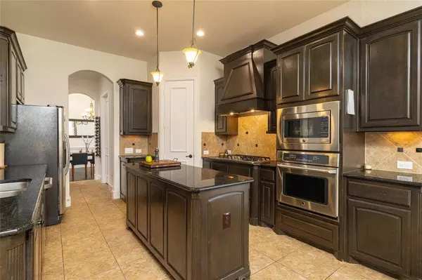 2016 Laurel Valley Drive, Keller, TX 76248