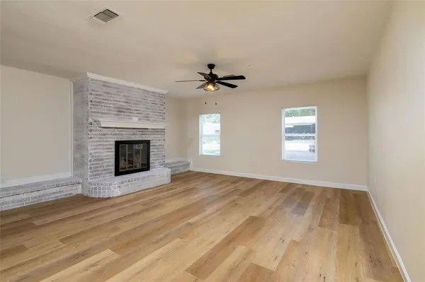 6300 Sunnybrook Drive, Watauga, TX 76148