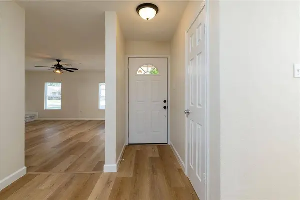 6300 Sunnybrook Drive, Watauga, TX 76148