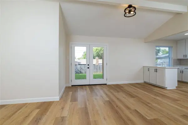 6300 Sunnybrook Drive, Watauga, TX 76148