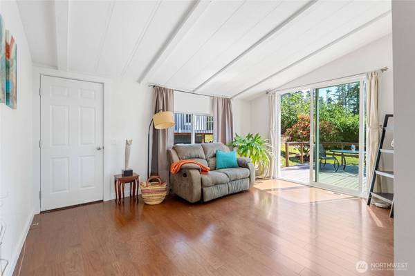 11453 Bayview Edison RD #7, Mount Vernon, WA 98273