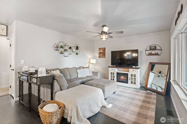 3116 Alderwood AVE, Bellingham, WA 98225