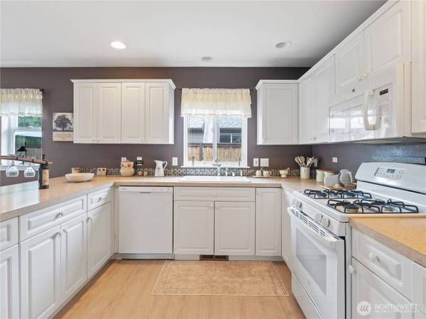 2003 Buttercup DR, Lynden, WA 98264