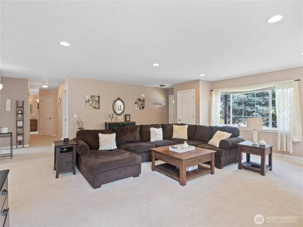 2003 Buttercup DR, Lynden, WA 98264