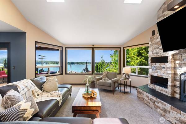 4815 Academy ST, Bellingham, WA 98226