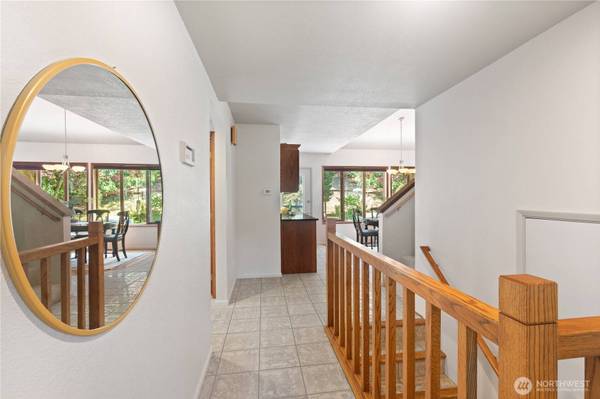 7 Bogey LN, Bellingham, WA 98229