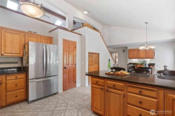 7 Bogey LN, Bellingham, WA 98229