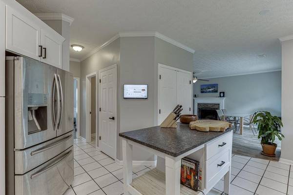 4212 Gold Springs LN, Hoschton, GA 30548