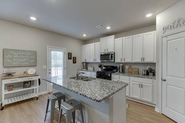206 Auburn Crossing DR, Auburn, GA 30011