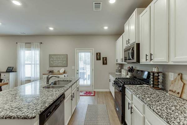 206 Auburn Crossing DR, Auburn, GA 30011