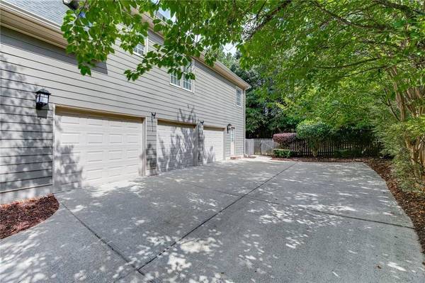 3395 Forest Trace DR, Dacula, GA 30019