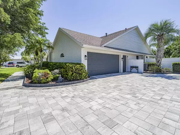 988 Spanish Wells DR, Melbourne, FL 32940