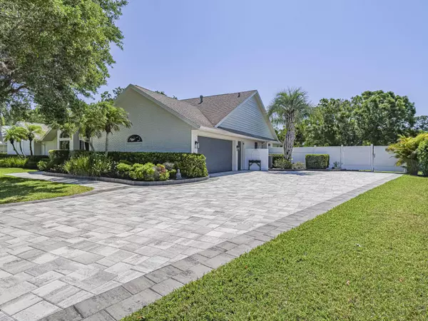 988 Spanish Wells DR, Melbourne, FL 32940