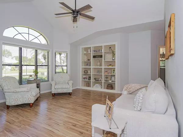 988 Spanish Wells DR, Melbourne, FL 32940