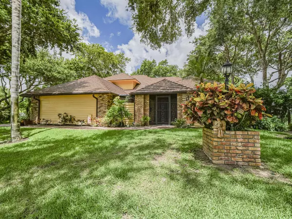 505 Cross Creek CIR, Sebastian, FL 32958