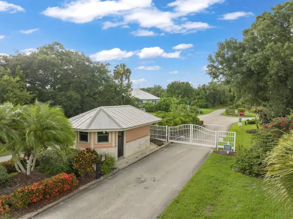 505 Cross Creek CIR, Sebastian, FL 32958