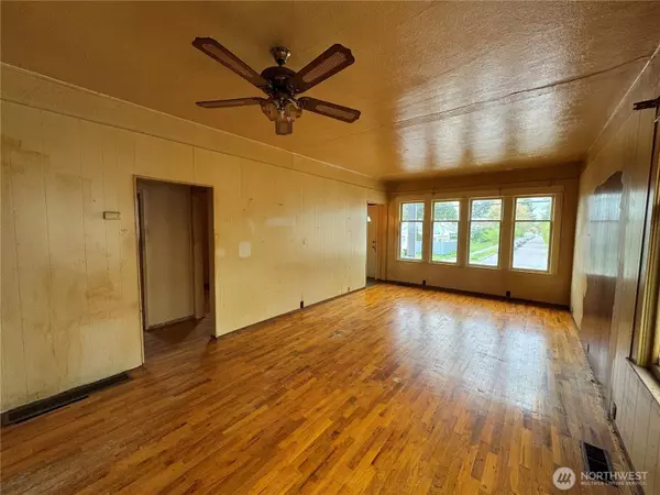 724 4th ST SE, Auburn, WA 98002