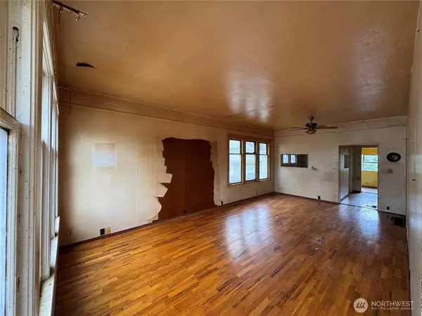 724 4th ST SE, Auburn, WA 98002