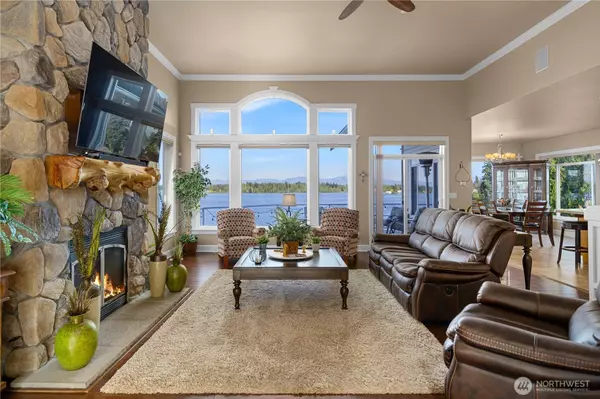 5009 Jenks Point WAY E, Lake Tapps, WA 98391