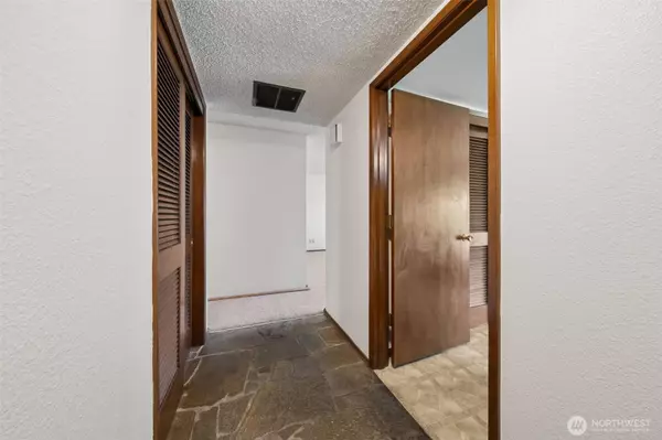 32305 10th PL S, Federal Way, WA 98003