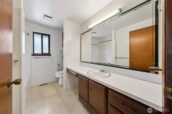 32305 10th PL S, Federal Way, WA 98003