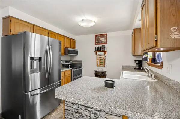 17112 Kinnikinnick CT SE, Yelm, WA 98597