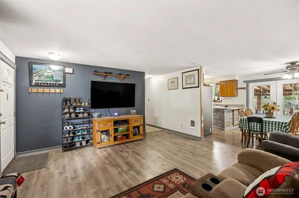 17112 Kinnikinnick CT SE, Yelm, WA 98597