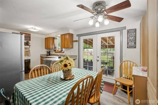 17112 Kinnikinnick CT SE, Yelm, WA 98597