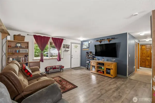 17112 Kinnikinnick CT SE, Yelm, WA 98597